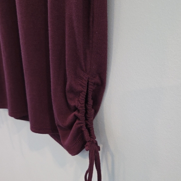 Xersion Classic Burgandy Ruched Relaxed Fit Short Sleeve T-Shirt Size Small New - Picture 6 of 10